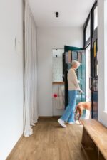 Parchet laminat Quick Step Classic 1487, 8 mm, stejar midnight, nuanță naturală - imagine 2