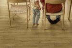 Parchet laminat Quick Step Classic 5792, 8 mm, stejar honey, nuanță maro - imagine 2