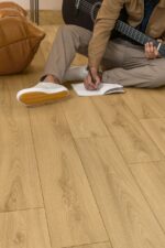 Parchet laminat Quick Step Classic 5801, 8 mm, stejar sandy - imagine 2