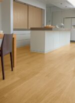 Parchet laminat Quick Step Eligna 896, 8 mm, stejar lăcuit, nuanță naturală - imagine 2