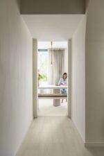 Parchet laminat Quick Step Muse 5487, 8 mm, cretă - imagine 3