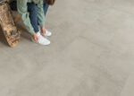 Parchet laminat Quick Step Muse 5488, 8 mm, ciment cu aspect gri - imagine 2